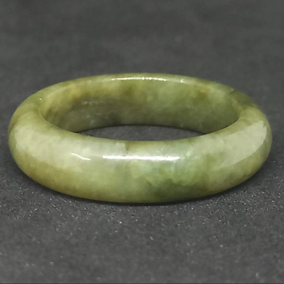 Natural Hand-Carved Burmese 12.00ctw Natural Untreated Jadeite Ring Sz 9